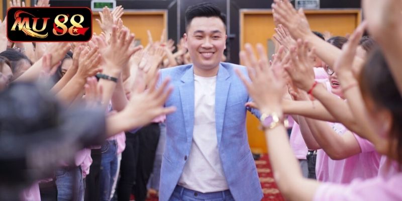 Nhà lãnh đạo tích cực tham gia hoạt động cộng đồng